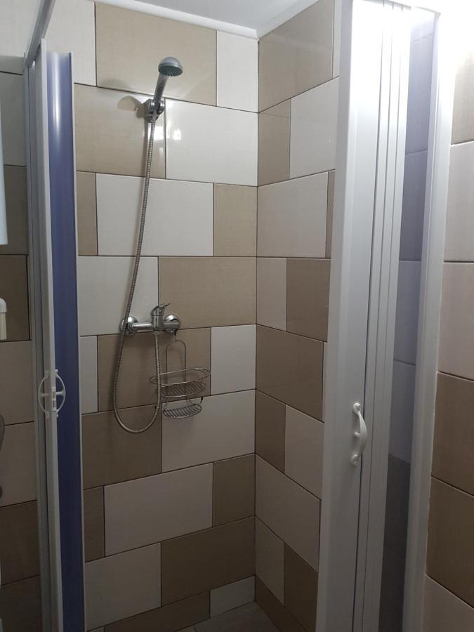 فيلا Casutele Intim كوستِنيست المظهر الخارجي الصورة